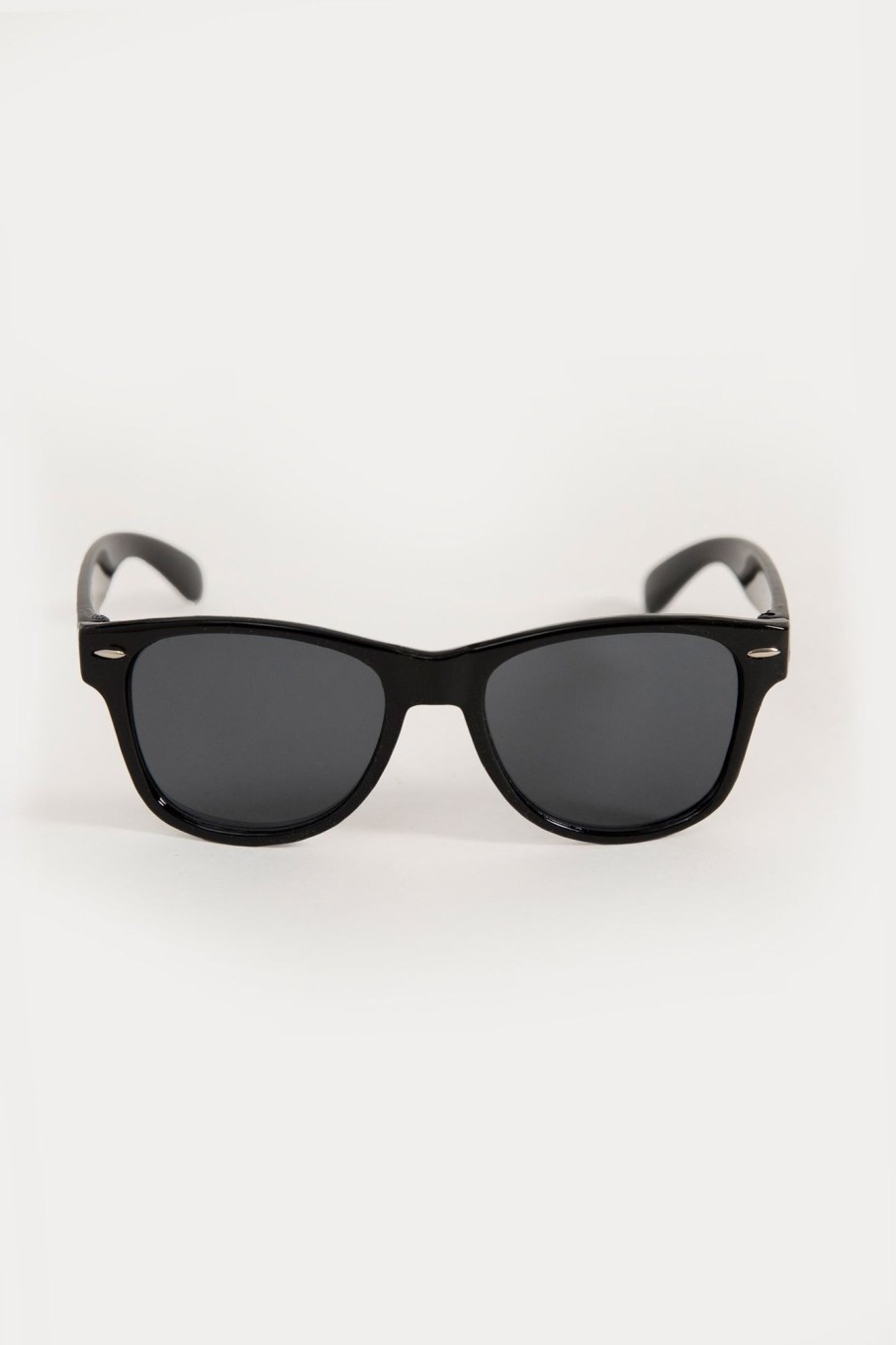 Wholesale Wayfarer Sunglasses Accessories