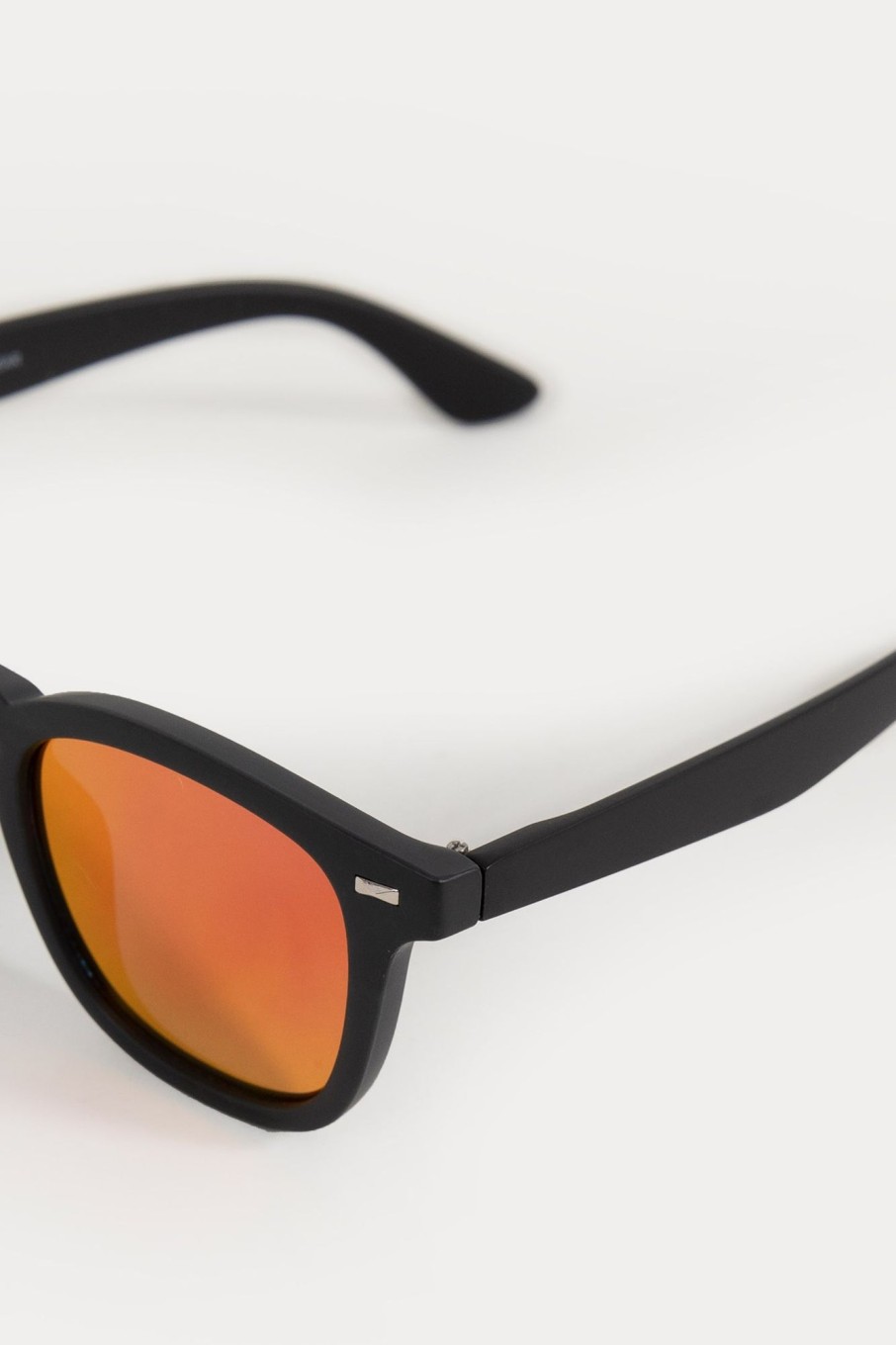 Wholesale Tinted Wayfarer Sunglasses Accessories