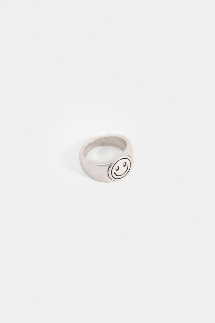 Online Finish Ring With Smiley Detail Jewellery