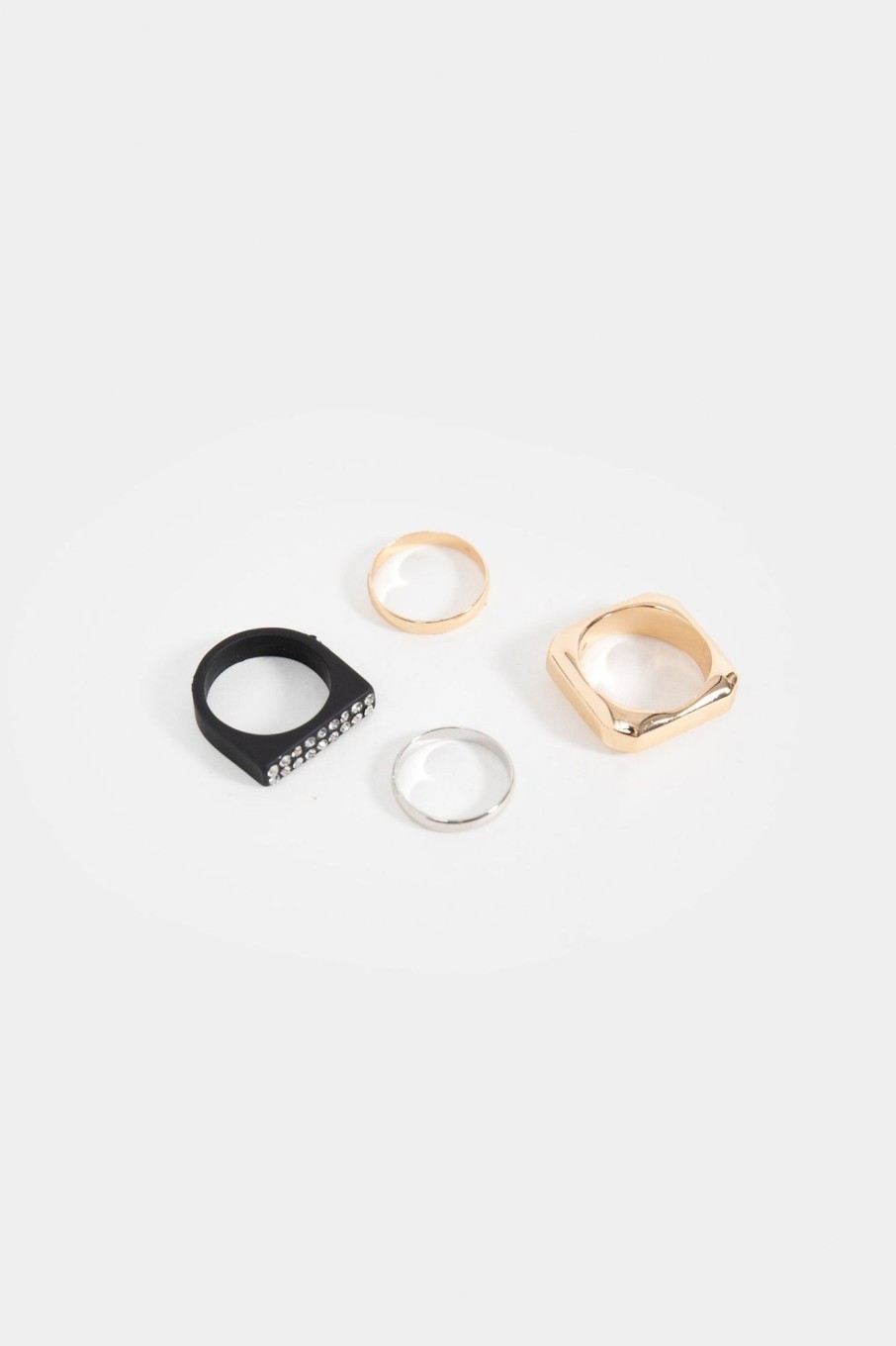 New Set Of 4 Rings Accessories