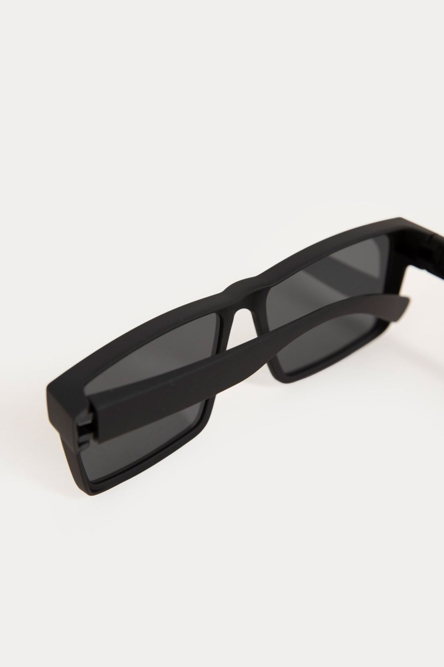 Wholesale Matte Sunglasses Accessories